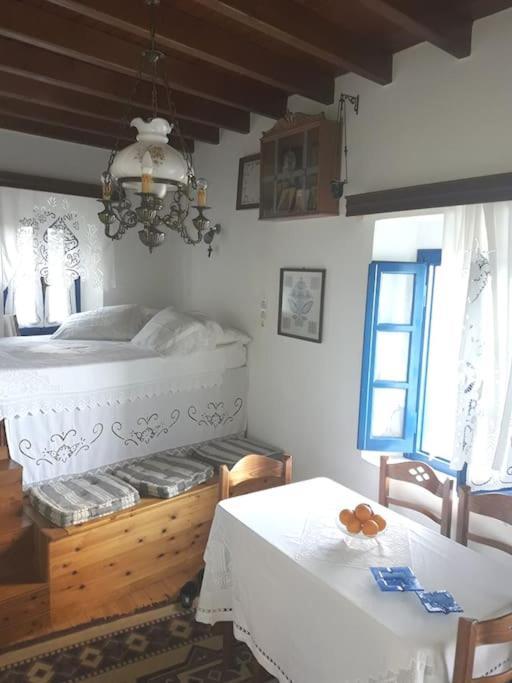 Emporios Traditional Sea View House Emporeiós Exteriör bild